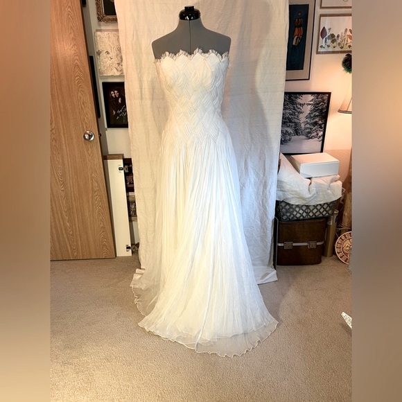 Tadashi Shoji ivory strapless size 6 100% crinkled silk chiffon formal dress - Picture 7 of 16